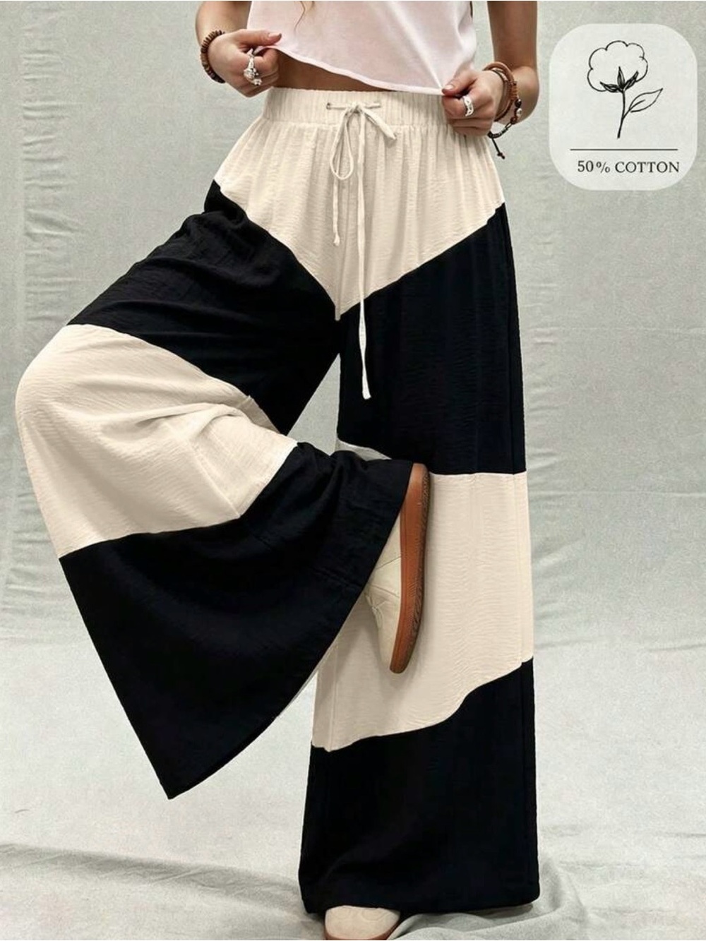 Chevron black and white wide leg pull on pants - new, no tags.
